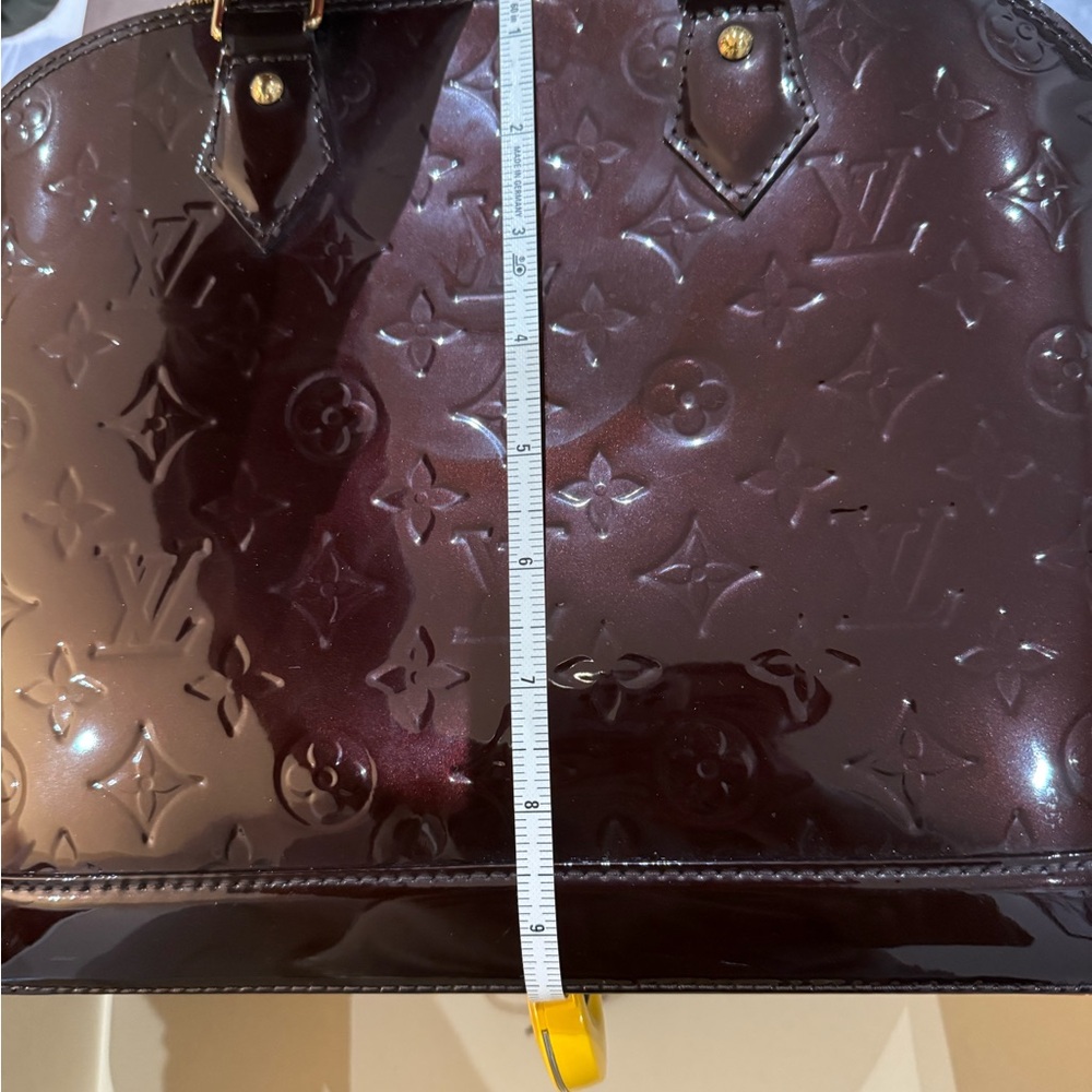 Louis Vuitton Glossy Monogram Alma Satchel in Dark Bordeaux - Picture 3 of 16